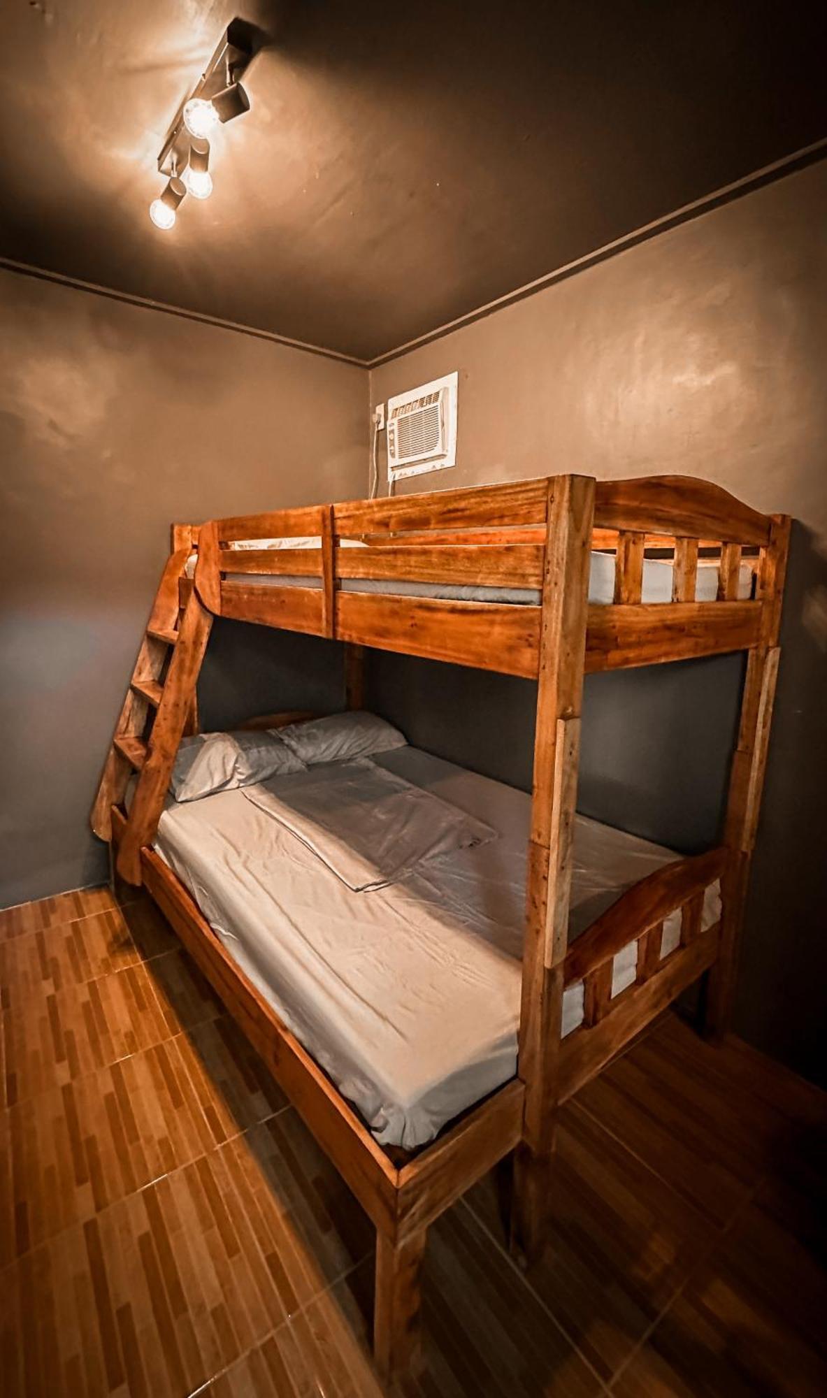 Resting Rabbit Hostel 锡基霍尔 外观 照片